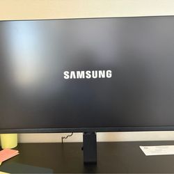 Samsung Odyssey 27” QHD 180Hz Gaming Monitor (G50D) – Like New