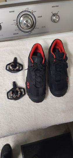 Men Size 11 Cycling Shoes With Pedals