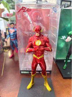 Flash new 52 statue