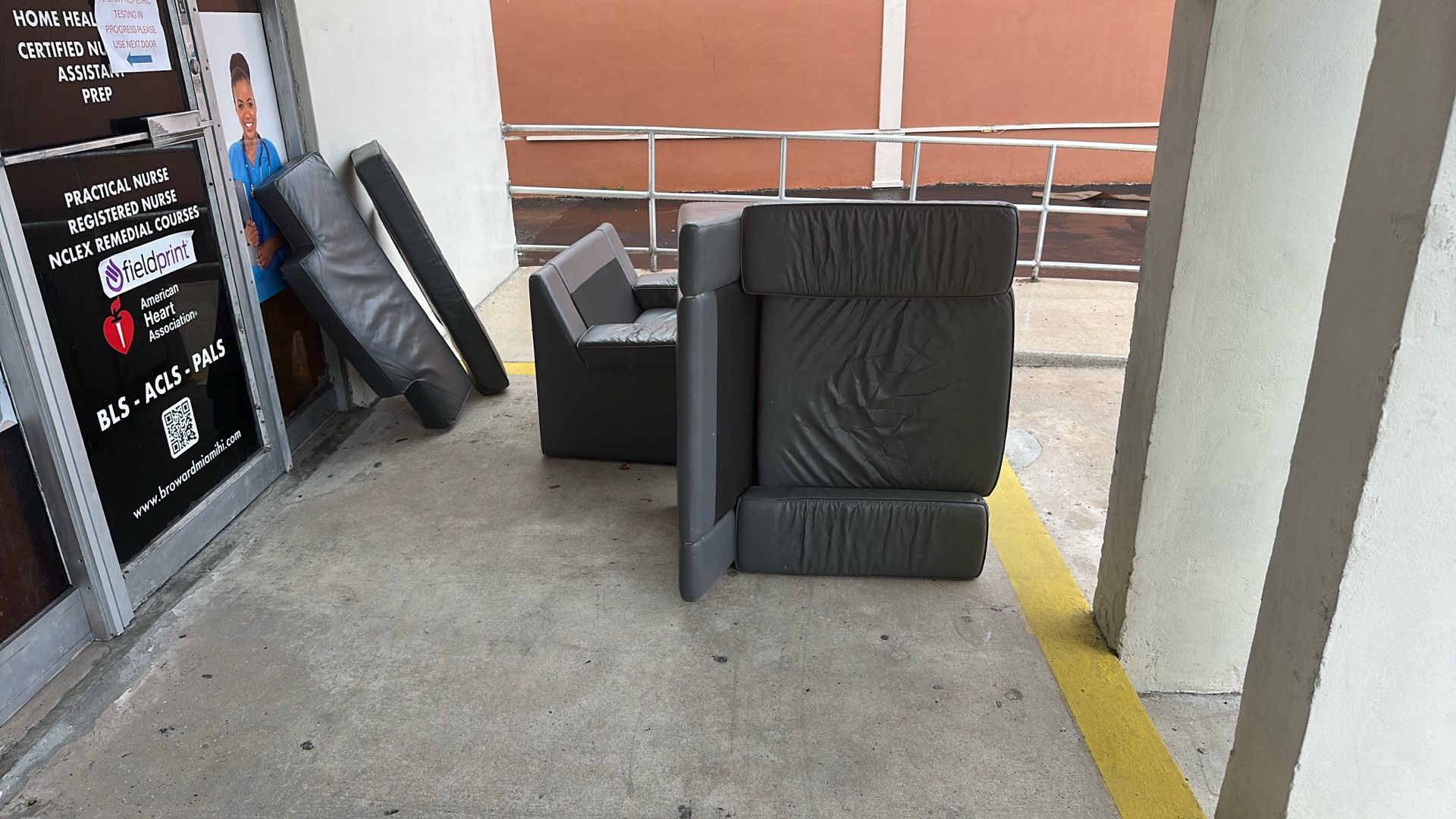 Free Smoke Free Couch