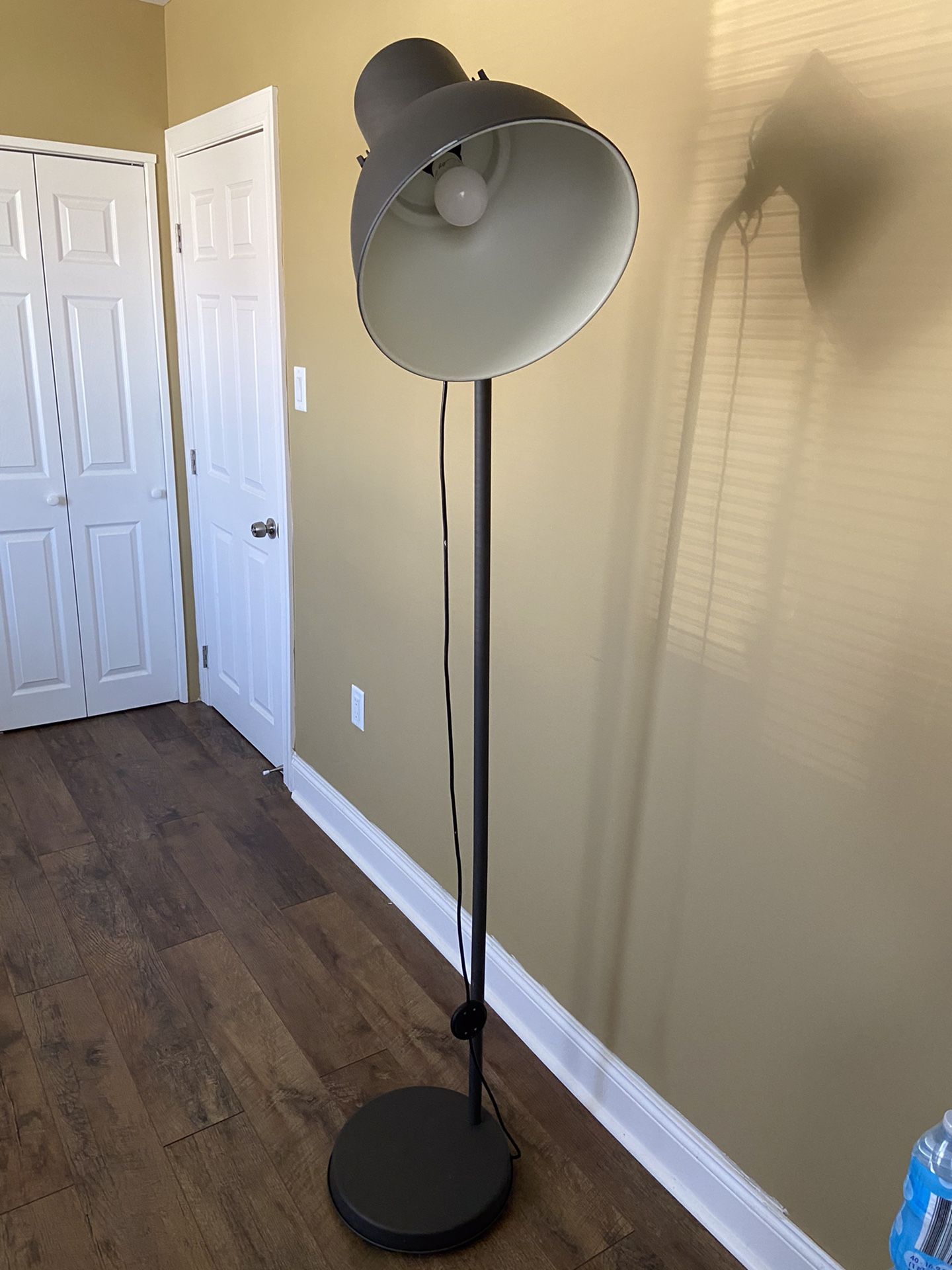 Floor lamp