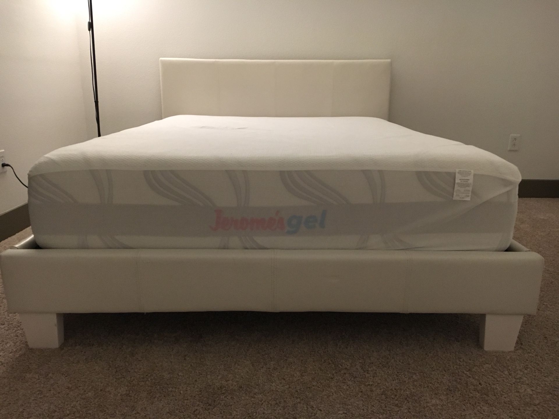 Jerome’s Gel Top Memory Foam Mattress - Queen