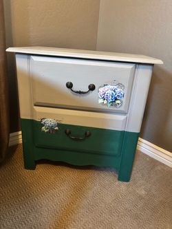 Night stand or end table w 2 drawers
