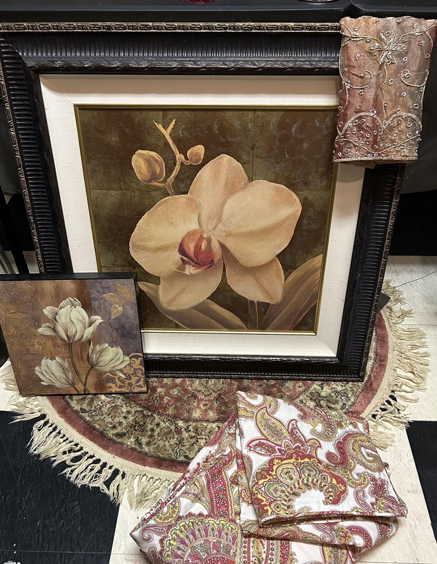 Art, Home Decor & More $2