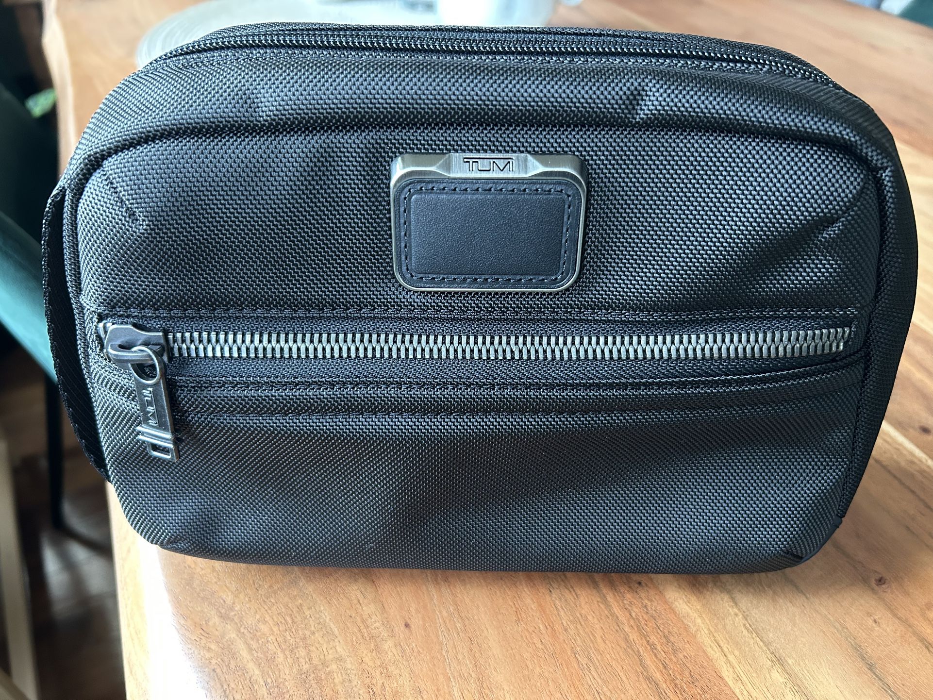 New Tumi Alpha Bravo Response Travel Kit Toiletry Bag