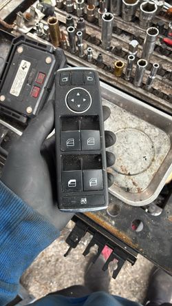 2010 C300 Window Switch 