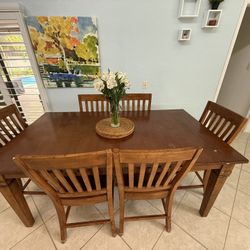 Dining/Kitchen Table