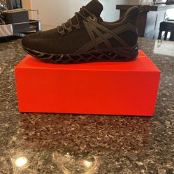 Black Sneakers