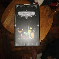 Cocktail Shaker Set.