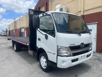 2019 HINO 155 FLATBED 22' FT.