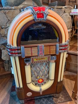 Wurlitzer 1(contact info removed)CD Jukebox - like new - works great