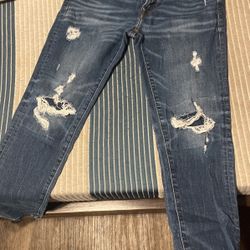American Eagle Ripped Jeans W32- L30  Skinny Stretch 