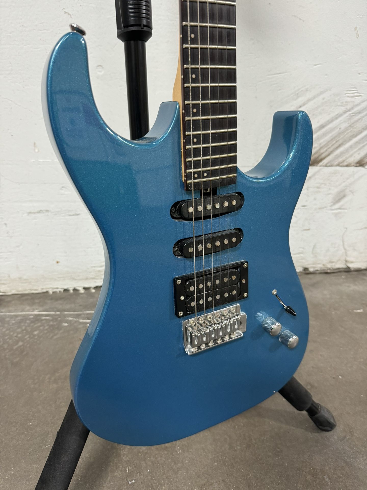 Washburn Pro X Series HSS Strat Guitar Blue