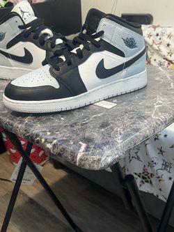 Air Jordan 1 Mid White Black Sneakers