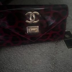 gorgeous Brand, New Burgundy, Radish, Black, And Gold Accent, And Ladies Handbag