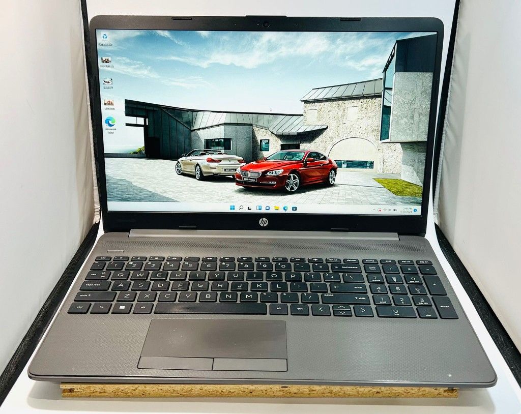 HP NoteBook 250 G8 15.6” i5-11th GEN 2022 2.42Ghz 16GB//500GB SSD Windows 11 Pro