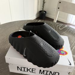 Nike Mind 001