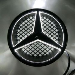08-2019 Mercedes led Grille Emblem