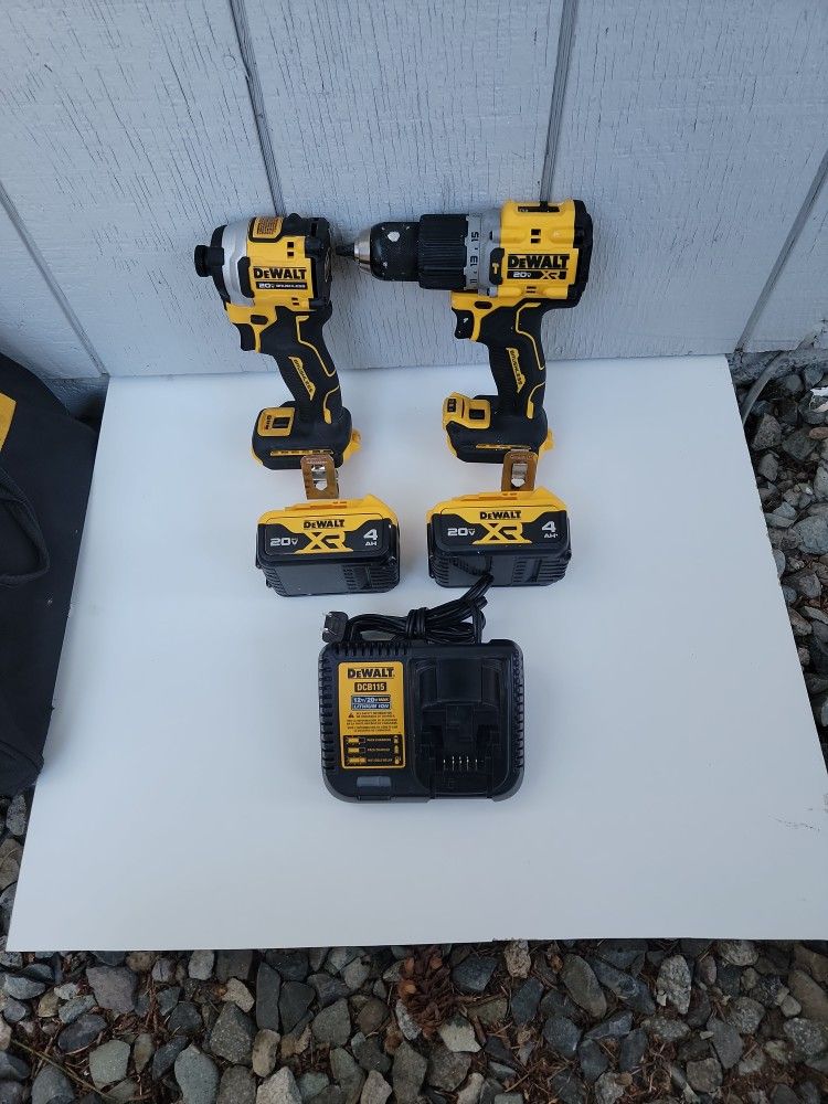 DEWALT 20V BRUSHLESS SET , IMPACT DRIVER HAMMER DRILL 2 20V 4AH BATTERYS AND CHARGER