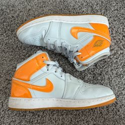 Air Jordan 1 Mid SE Gatorade Pack Orange GS Size 7Y | Women’s 8.5