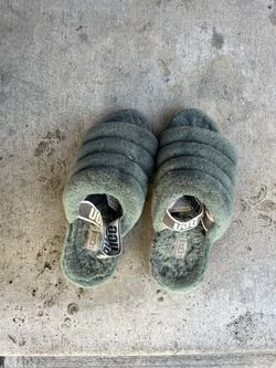 UGG Slipper size 9