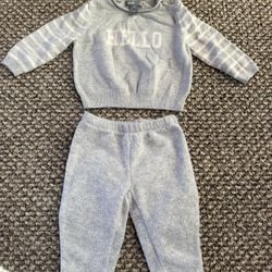 Baby Fleece 2-Piece Set – Cozy Sweater & Pants (Soft & Warm) 3-6M