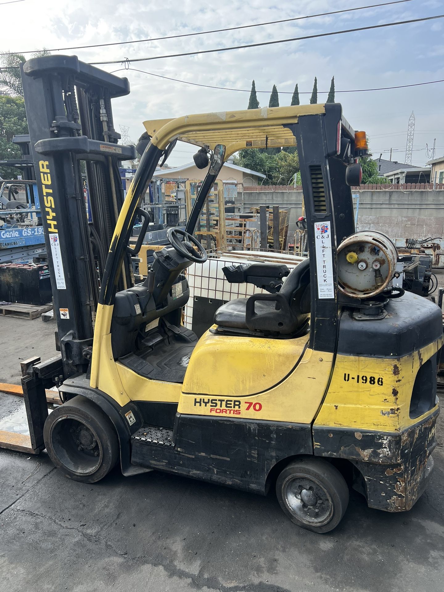 7000 Lbs Hyster Forklift 