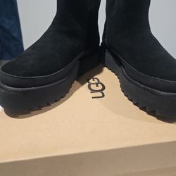 UGGS  EXPENSIVE  NEW  Leather Black Short Boots  SIZE 8