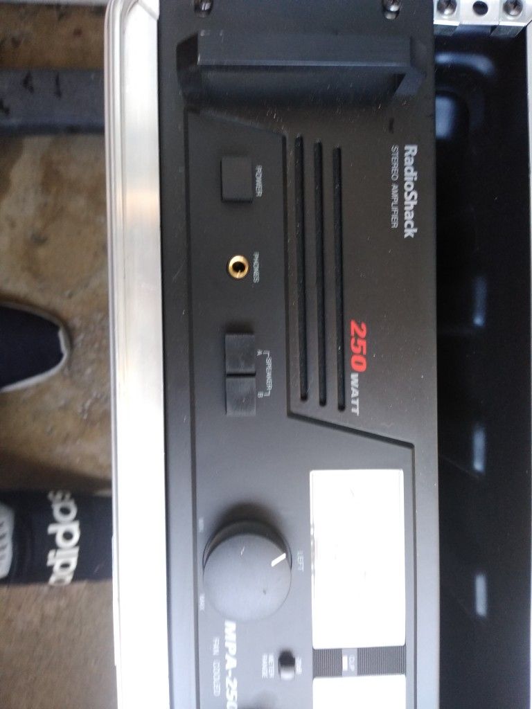 
RadioShack MPA-250 Stereo Amplifier Fan

