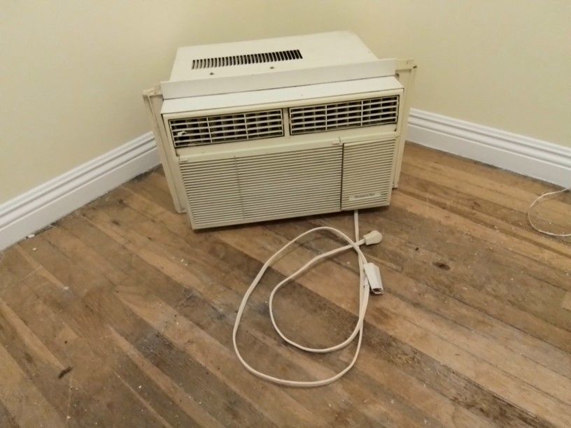 HAMPTON BAY AIR CONDITIONER