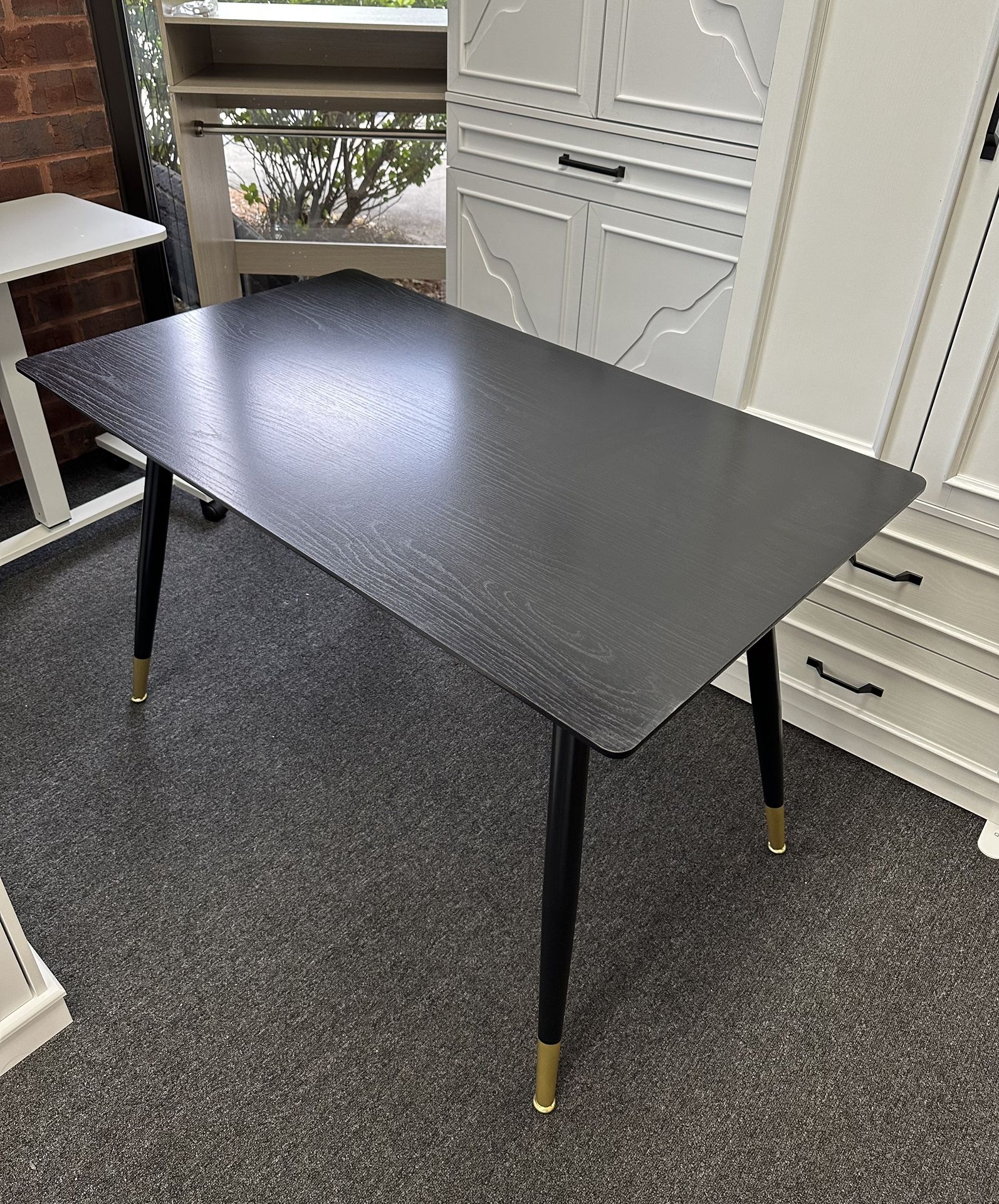47” Black Dining Table, Modern Kitchen Table, Wood Dining Room Table for Kitchen, Living Room, Apartment, Small Space(Small Damage)