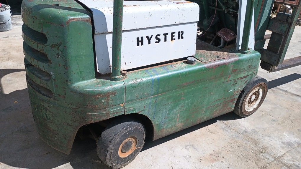 Forklift