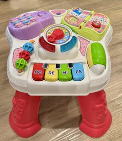 VTech Sit-to-Stand Learn and Discover Table, Pink