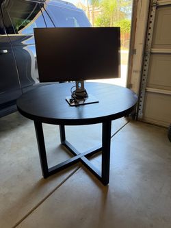 FREE!!!!! Black Round Dining Table with Metal Base