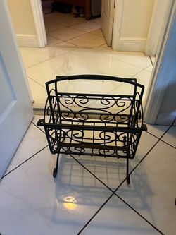 Iron magazine or book organizer