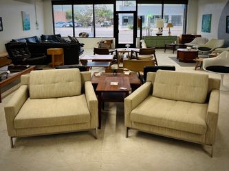 || Coalesse Millbrae Lifestyle Light Gray Wool Lounge Chairs