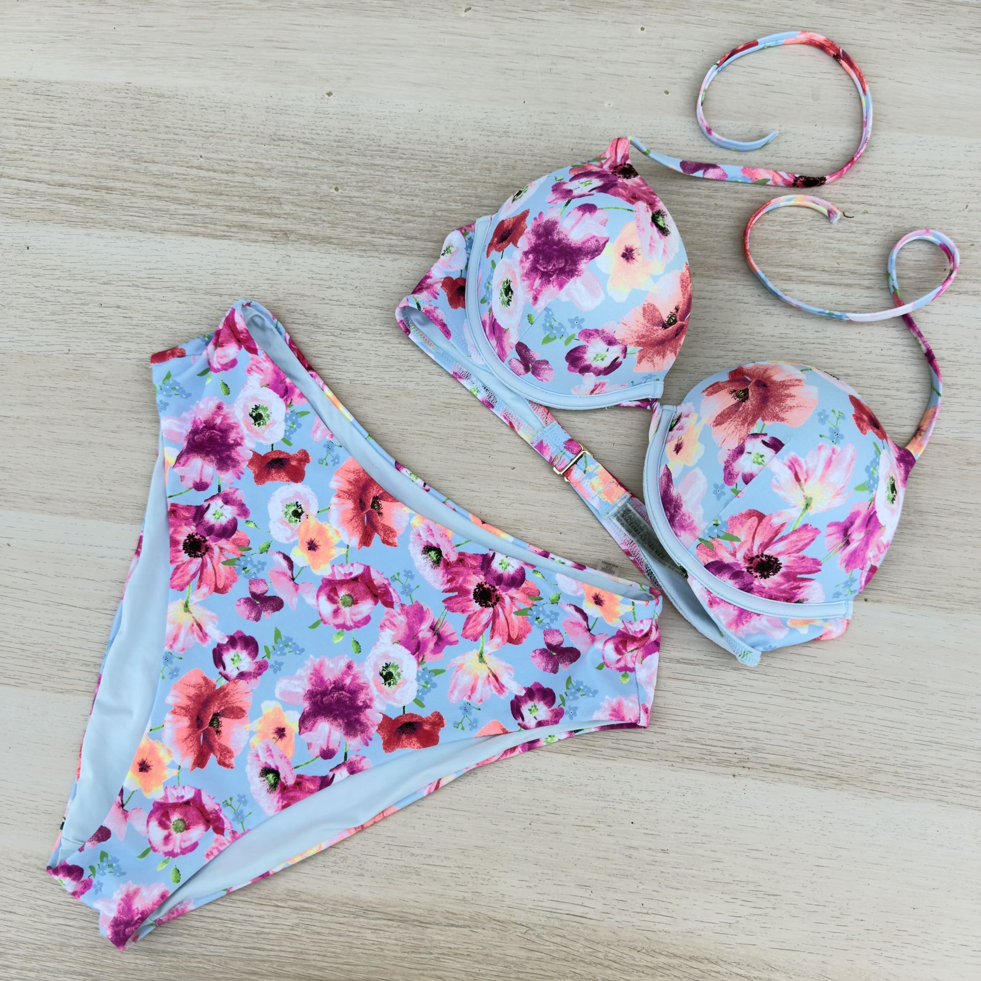 New Victoria’s Secret Bikini Set No Tags