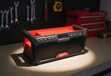 Milwaukee M18 cordless jobsite radio