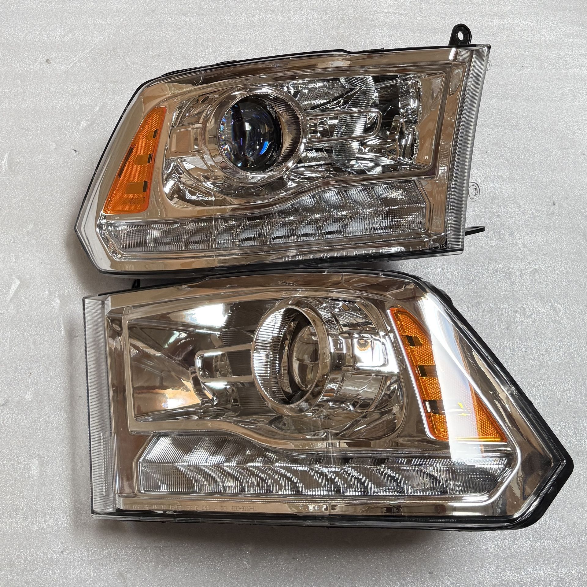 Pair 2009-2018 Dodge Ram 1500 2500 3500 LED DRL Projector Headlights Headlamps Left Right Side