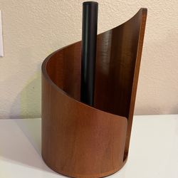 USED Mountain Paper Towel Holder, 2026 New Wooden Mango Wood Stand with Iron Base, One-Handed Operation, Fits Jumbo Rolls, Modern Countertop Towel Hol