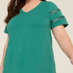 18/20 Lane Bryant Woman's Short-Sleeve V-Neck Crochet Tee