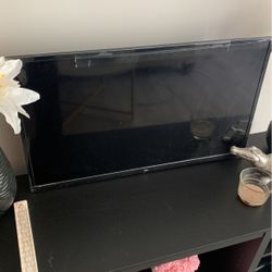 32 Inch TCL ROKU SMART TV 