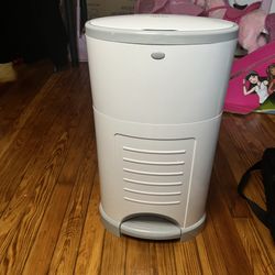 Diaper Trash Can 