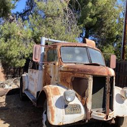 1948 Diamond T AAA Tow Truck 