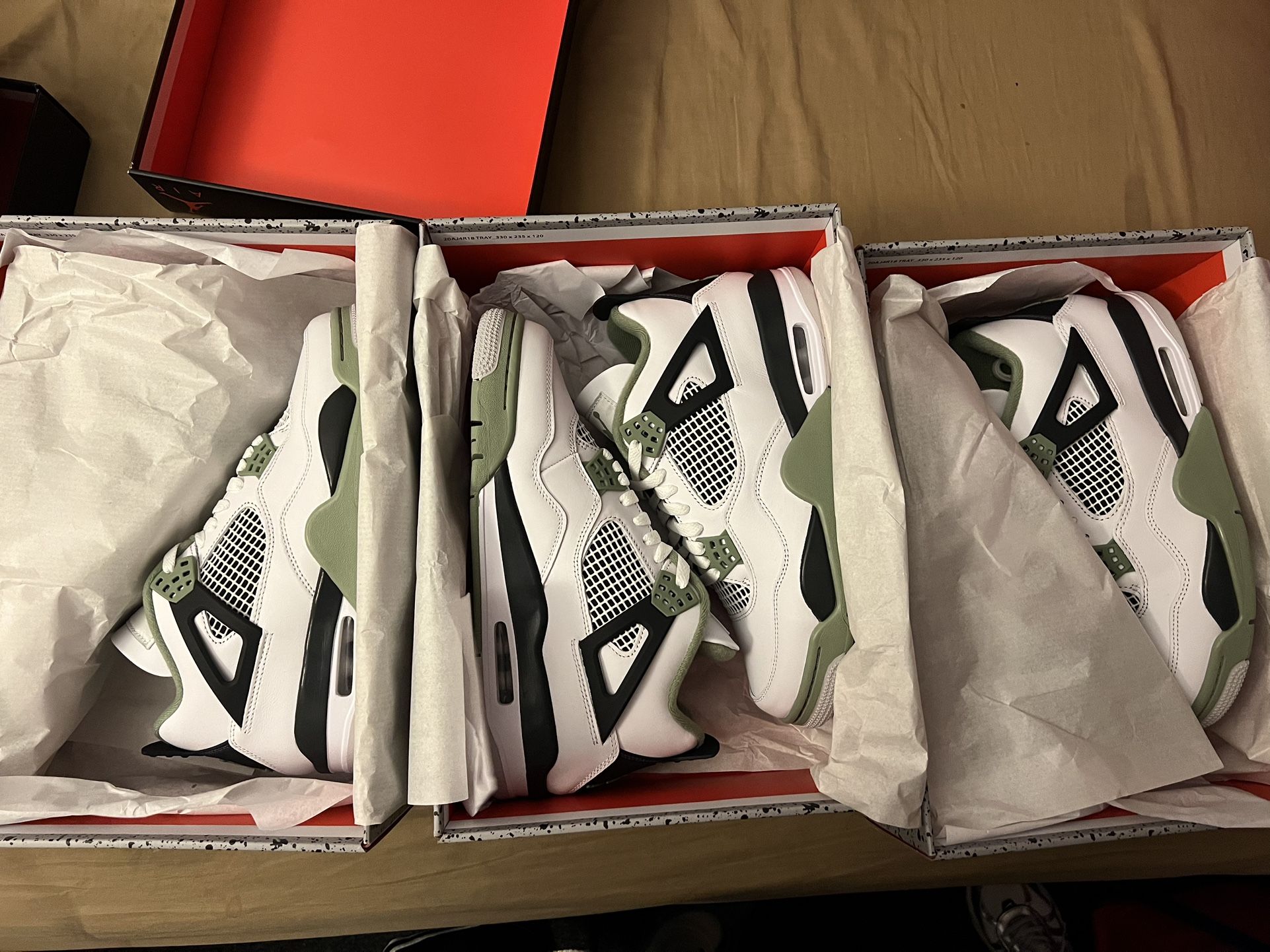 Jordan 4 “Seafoam”