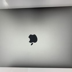 MacBook Pro 2017 8GB +256GB