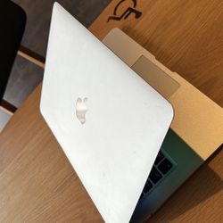 Apple MacBook Air 13” $150