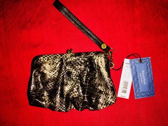 Brand New Authentic “VERA WANG”Wristlet/ Clutch “SUPER CUTE” Only($12) (7”Width X 5”Tall)...Retails for ($38) @ KOHLS!!