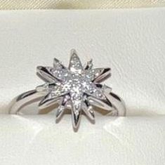 💎 BRAND NEW 10K Gold Diamond Starburst Ring – Stunning! 💎 Price: $400 (Priced to sell!)