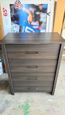 Dresser (35L x 17W x 40H)